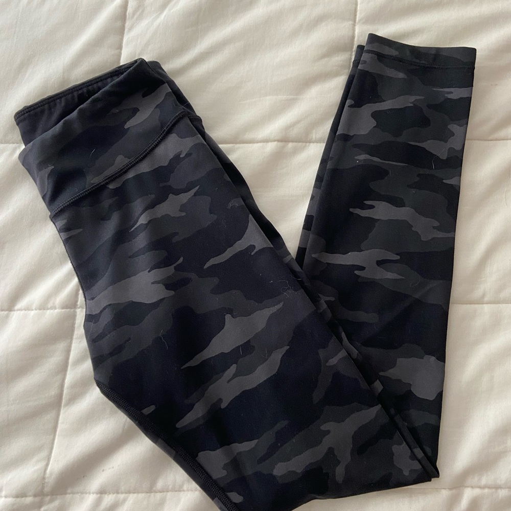 Athleta Girls Printed Chit Chat Black Camo Leggings